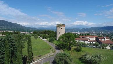 Immobile di 15090 m² con più di 5 locali a Terni