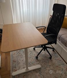 Scrivania e sedia ufficio