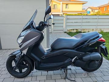 Yamaha XMAX 250 Sport