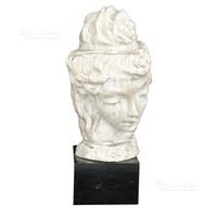 Busto in ceramica di Cioffi