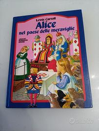 Alice nel paese delle meraviglie di Lewis Carroll 