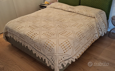 Coperta copriletto matrimoniale in LANA –Uncinetto