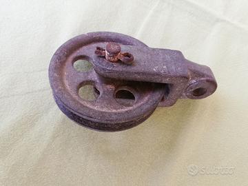 Carrucola vintage in ferro 500 gr. ca.