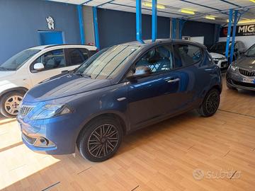 Lancia Ypsilon 1.0BENZ Hybrid 2022 NUOVA