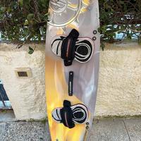 Wakeboard slingshot con attacchi