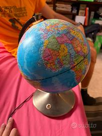 Mappamondo in lingua francese