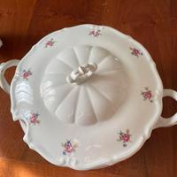 Zuppiera e servizio caffe