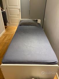 Letto singolo con letto estraibile e cassetti