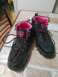 scarpe da donna da trekking numero 40. 