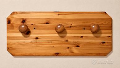 Attaccapanni in legno con 3 pomelli –stile rustico