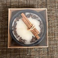 Candela alla cannella nuova ancora sigillata