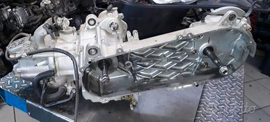 SYM HD Evo 125 '10: motore pinza scudo faro