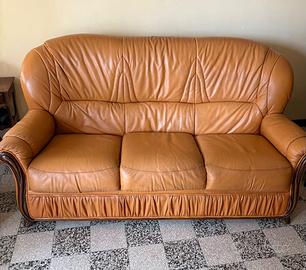 Divano e 2 poltrone in vera pelle