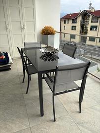 Set tavolo da esterno con 4 sedie - design moderno