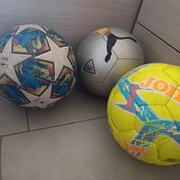 si vendono 3 Palloni da calcio 