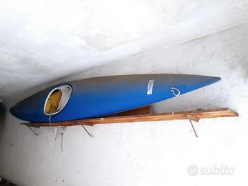 Canoa monoposto in vetroresina con pagaia in legno