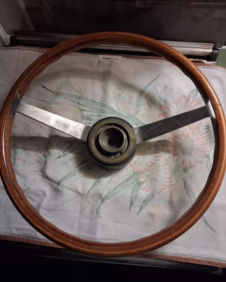 Volante d’Epoca in Legno