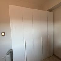 Armadio bianco a 5 ante