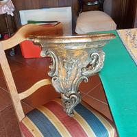 Mensola antica in legno lavorato