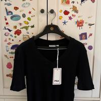 T-shirt crop-top FILA nera scollo a V