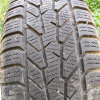 Pneumatici. Gomme auto.