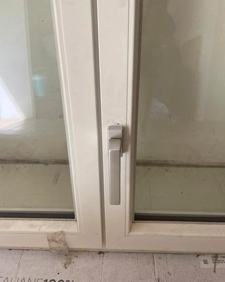 Finestra in PVC Certificata Italiana 