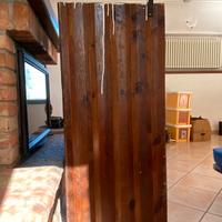 Angoliera in legno massiccio