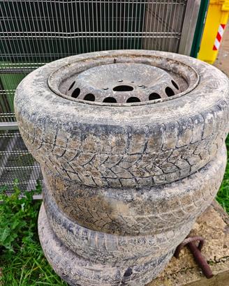 4 cerchi panda 2 punto  gomme finite 65/70 R14