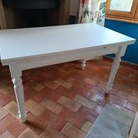 Tavolo bianco shabby