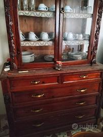 Credenza antica
