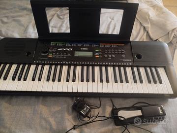 Tastiera portatile Yamaha PSR-E253
