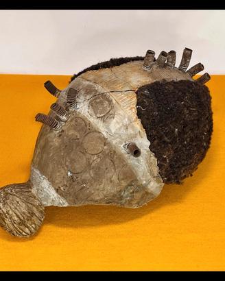 Antico copricapo guerrieri Africa