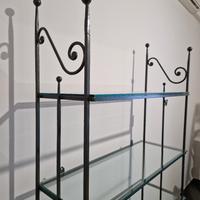 libreria in ferro battuto e vetro 