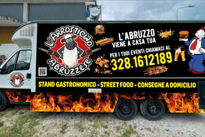 Hamburgeria arrosticini food truck furgone ambulan