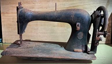 MACCHINA DA CUCIRE ANTICA VECCHIA COLLEZIONE