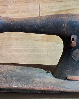 MACCHINA DA CUCIRE ANTICA VECCHIA COLLEZIONE