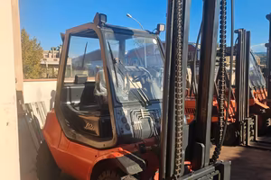 Carrello elevatore diesel marca Linde portata 4000