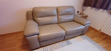 Divano pelle color corda motorizzato