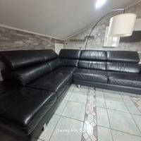 divano in pelle nera 