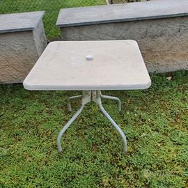 Tavolo da giardino