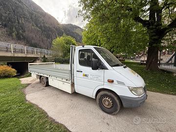 Mercedes-Sprinter-Pritsche