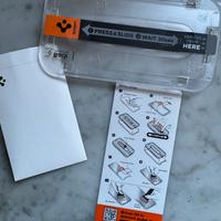 Protezione vetro iPhone 15 pro con applicatore