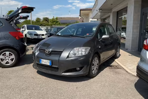 Toyota Auris 1.4 benzina Neopatentati