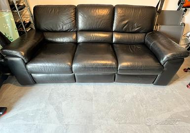 Divano Chateau Dax in vera pelle nero