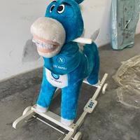 Cavallo a dondolo e con ruote del napoli