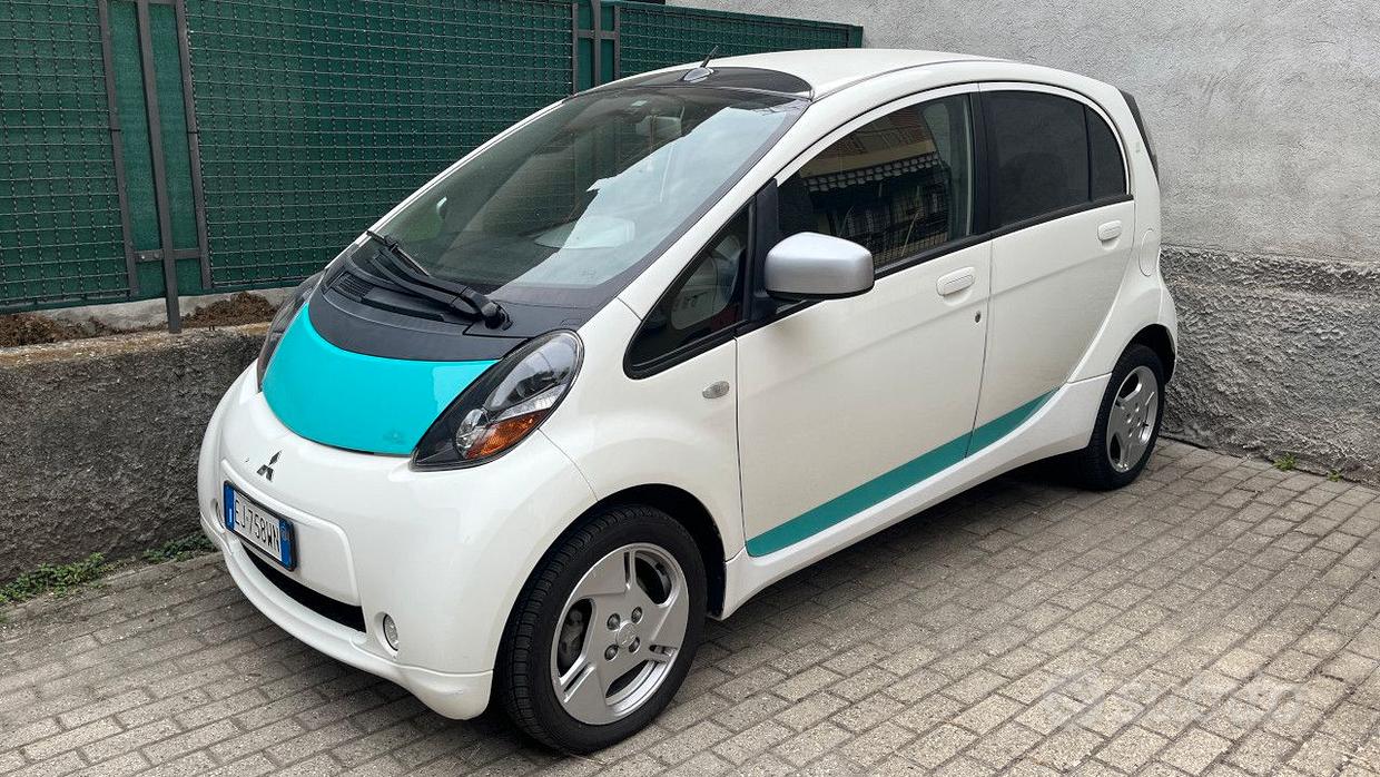 Mitsubishi iMiEV 2011 elettrica, perfetta in città
