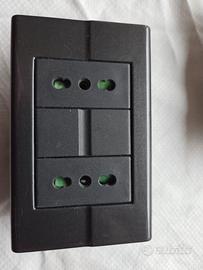 interruttori prese deviatori e placche  