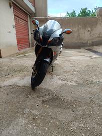 Aprilia RSV 1000 Factory