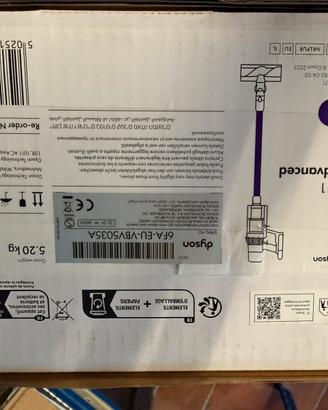 Dyson v11  advanced