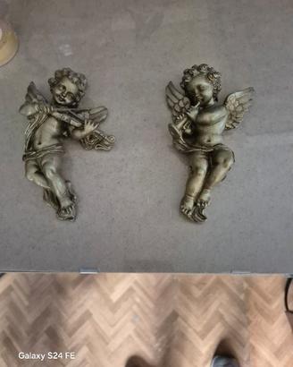 coppia di angeli in legno